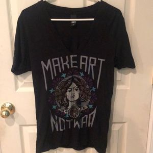 Make art not war tee